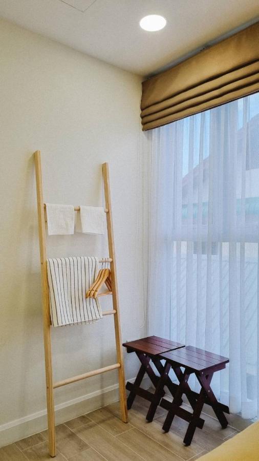Bloomin' Moon Hostel & Cafe, Chiang Mai Old Town Εξωτερικό φωτογραφία